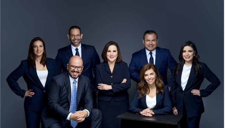 Команда Axonix Works за работой: инновационные решения